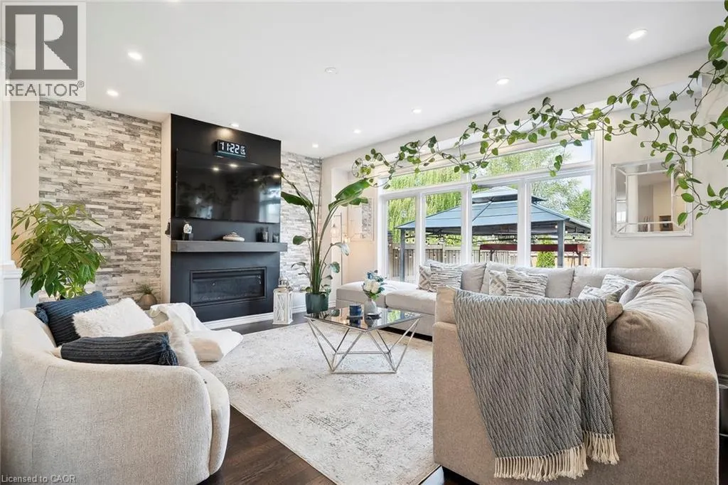 80 BELLROYAL Crescent