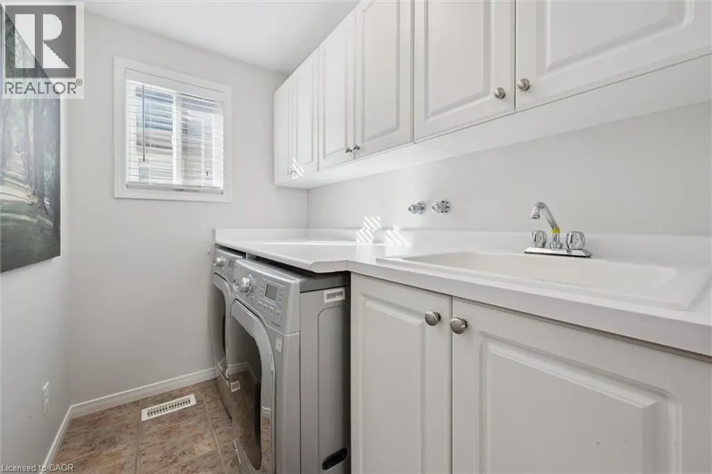 416 BEAUMONT Crescent