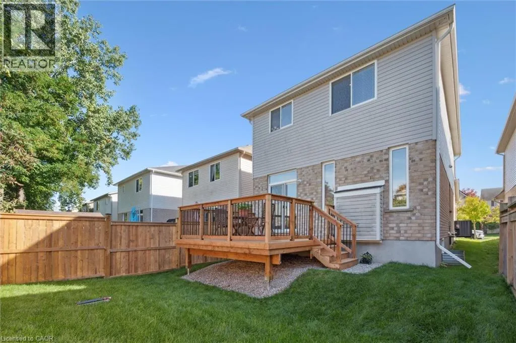 416 BEAUMONT Crescent