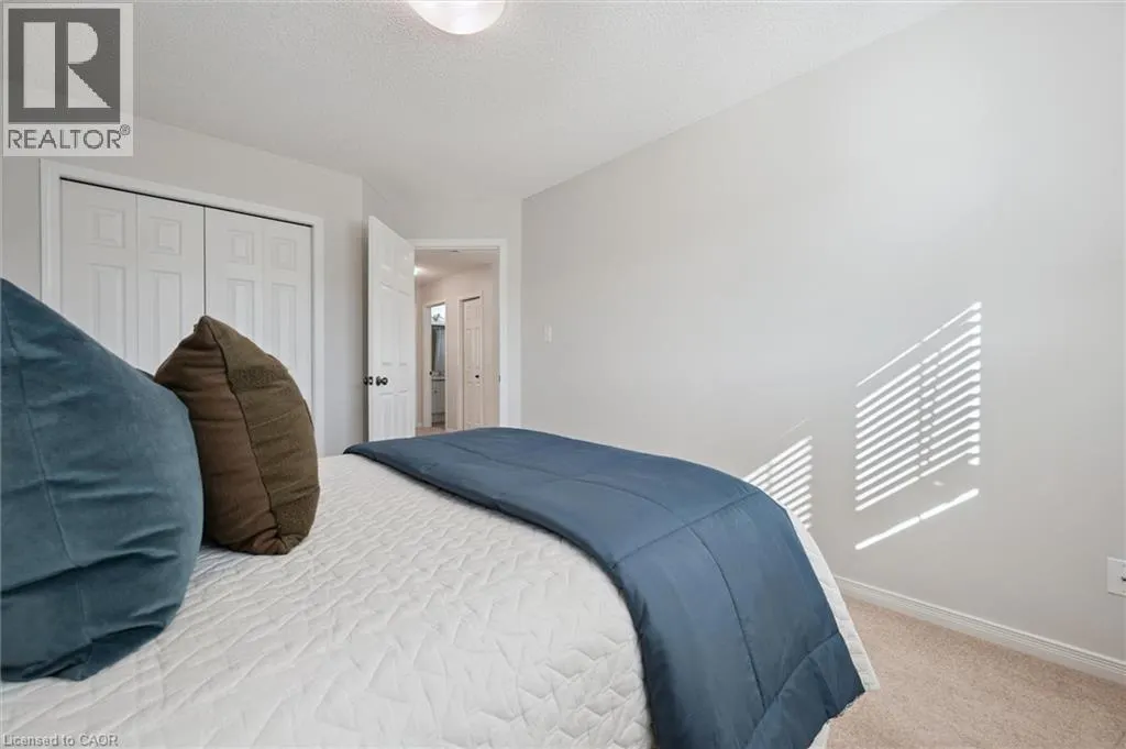 416 BEAUMONT Crescent