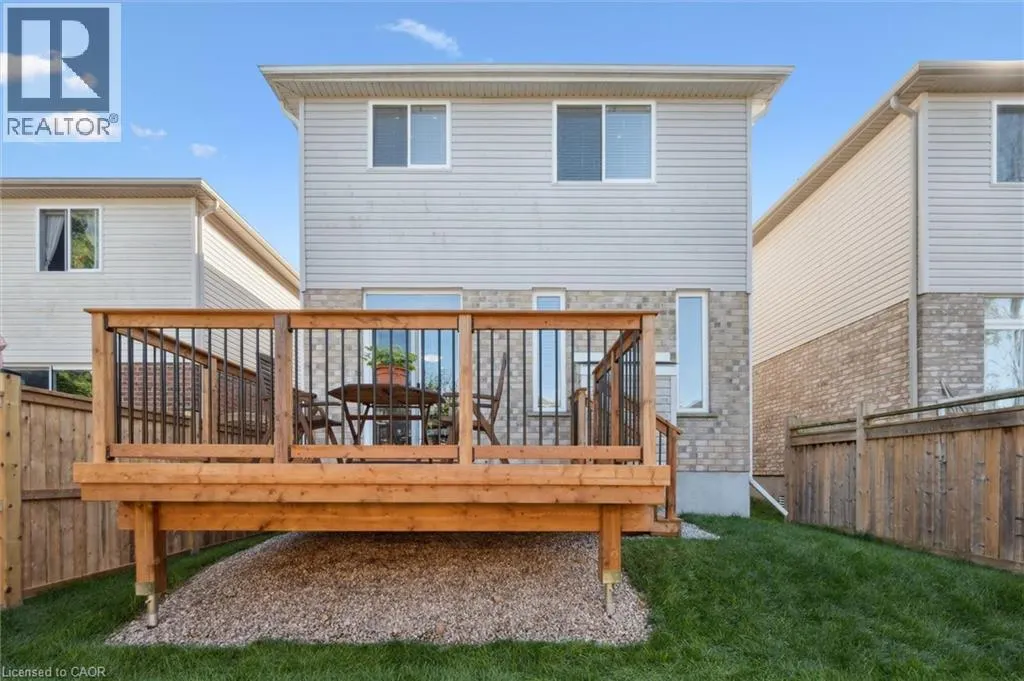 416 BEAUMONT Crescent