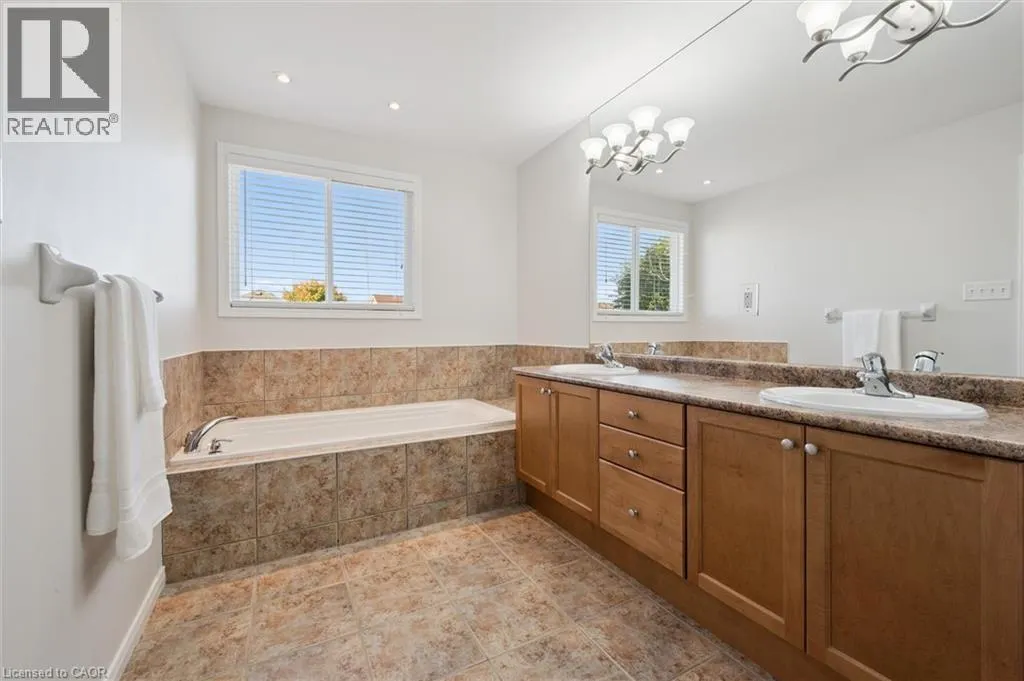 416 BEAUMONT Crescent