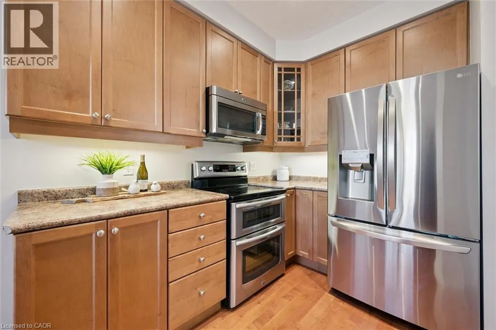 416 BEAUMONT Crescent