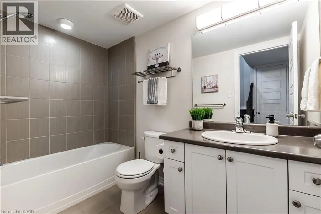 290 BARTON Street W Unit# 17, #17