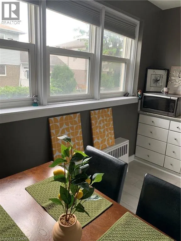 1759 KING Street E Unit# 33, #33