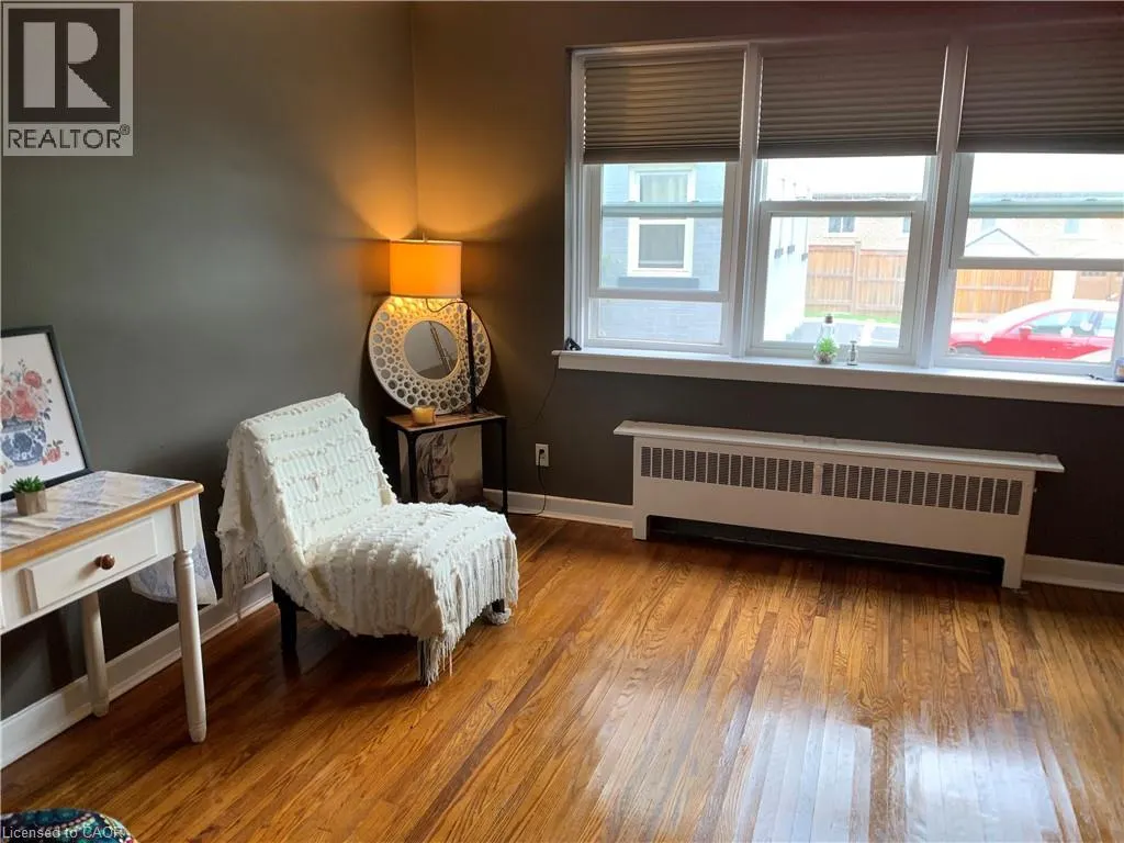 1759 KING Street E Unit# 33, #33