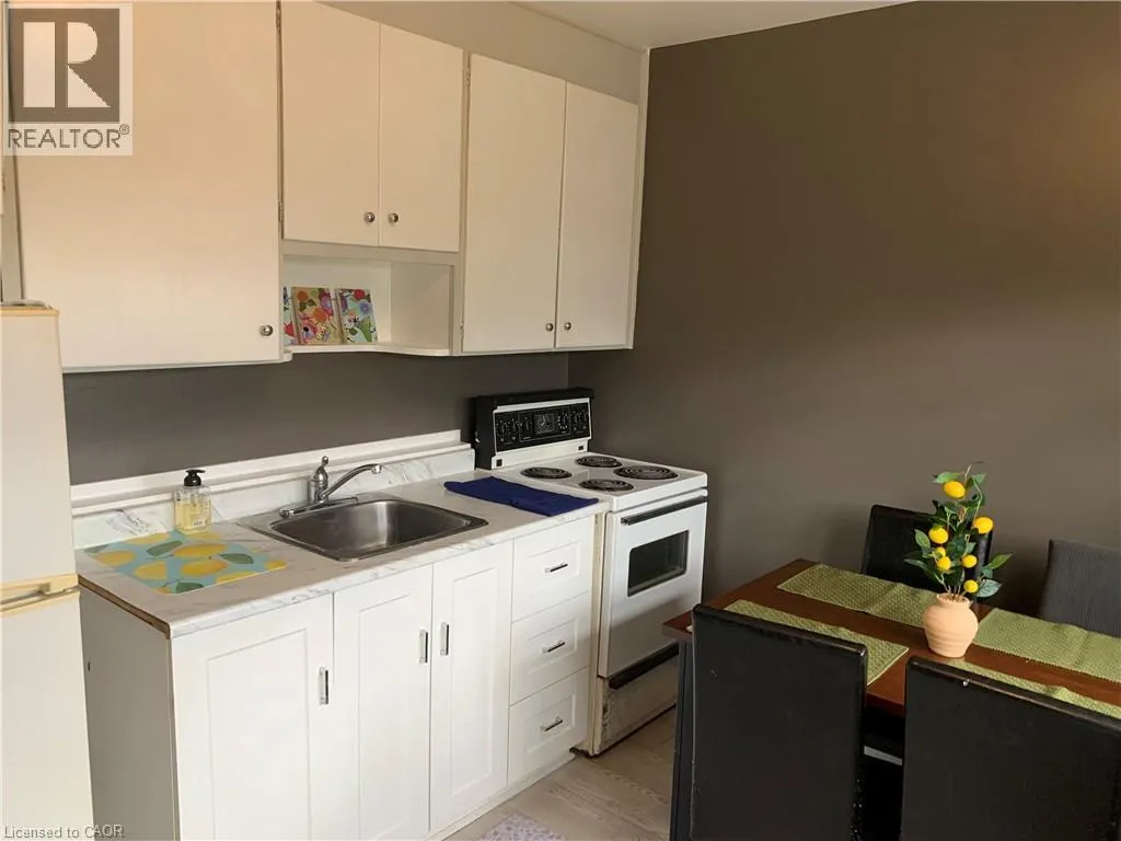 1759 KING Street E Unit# 33, #33