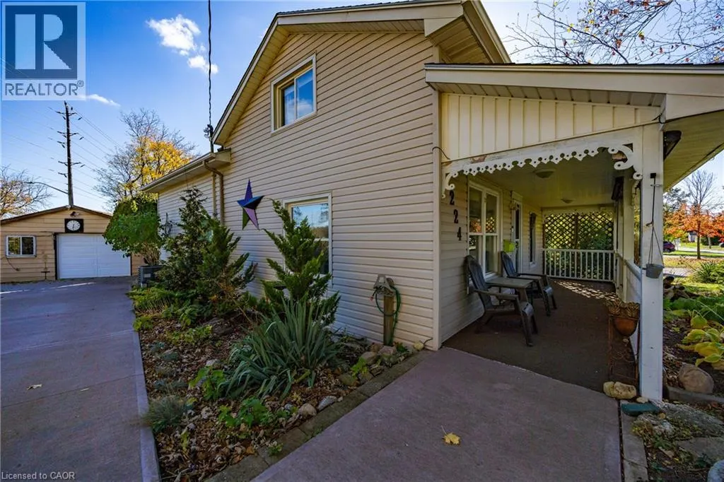 224 KING HIRAM Street