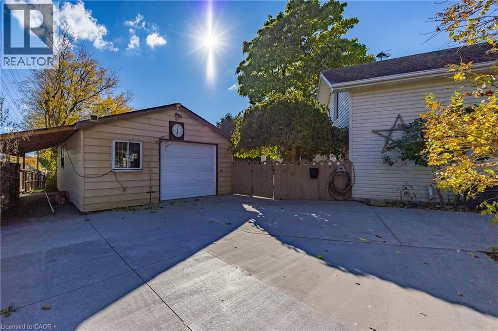 224 KING HIRAM Street