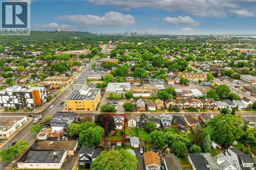 20 CROSTHWAITE Avenue N