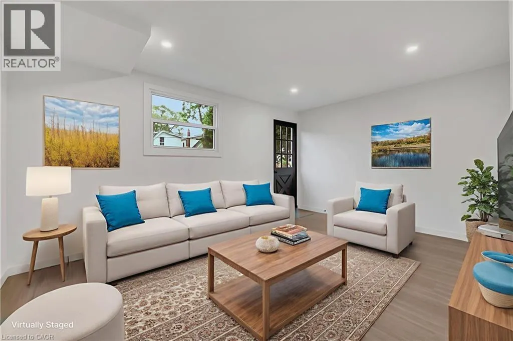 20 CROSTHWAITE Avenue N