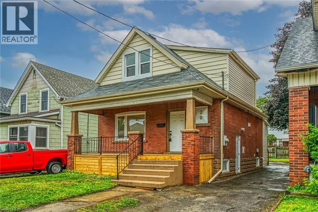 20 CROSTHWAITE Avenue N