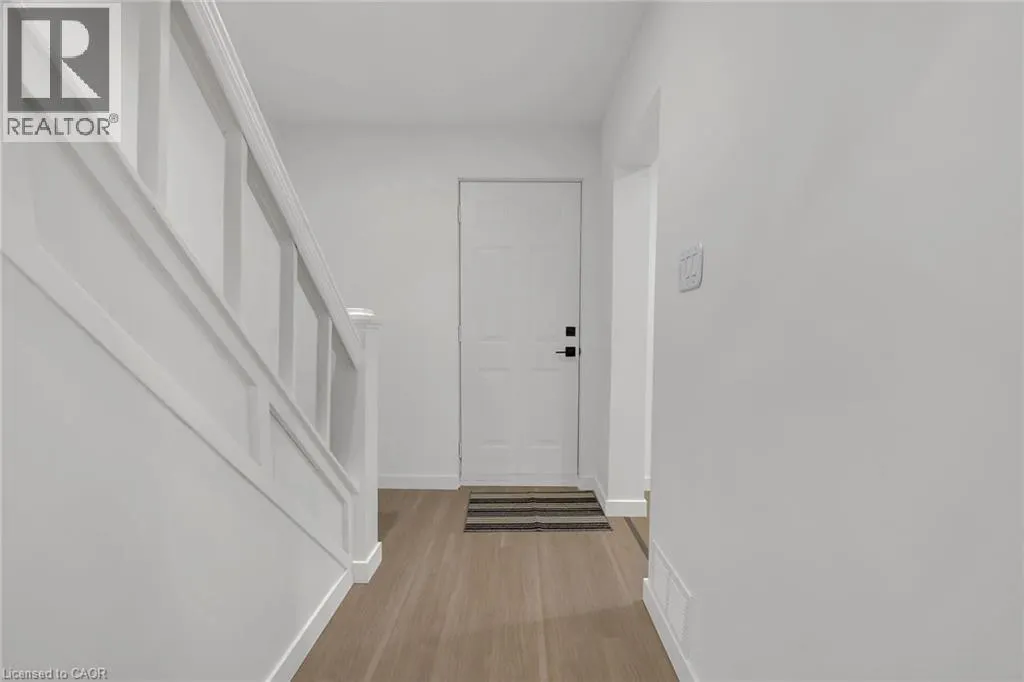 20 CROSTHWAITE Avenue N