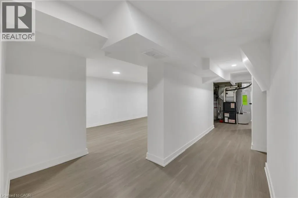 20 CROSTHWAITE Avenue N