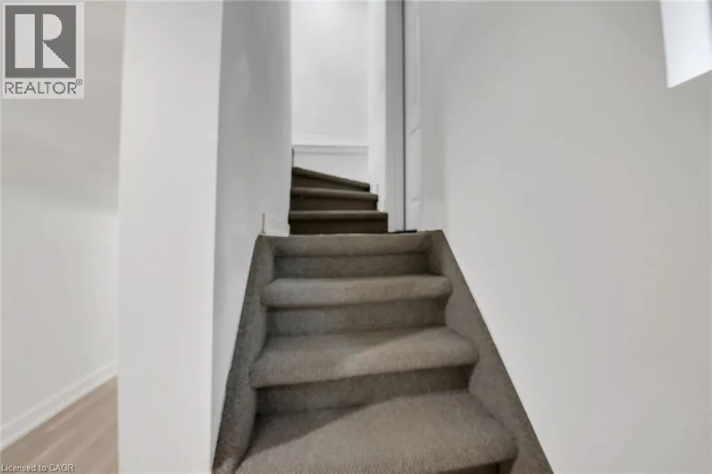 20 CROSTHWAITE Avenue N