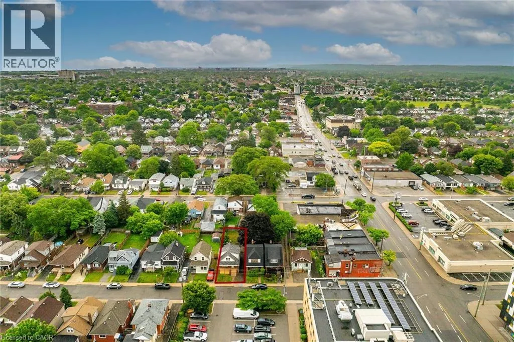 20 CROSTHWAITE Avenue N