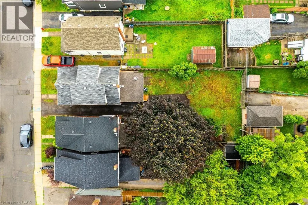 20 CROSTHWAITE Avenue N