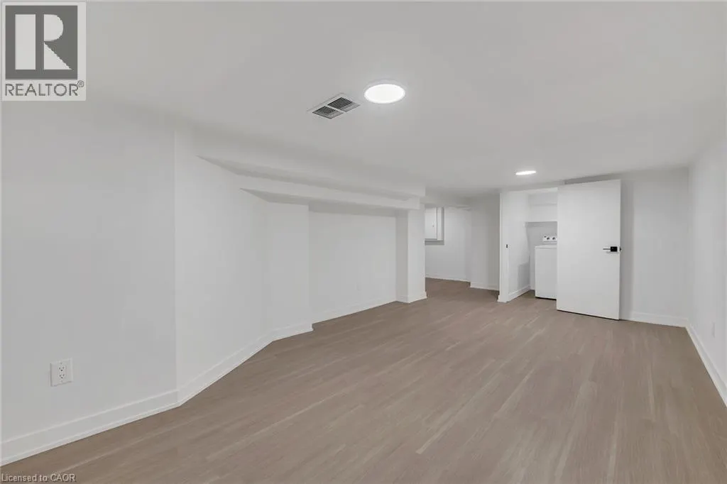 20 CROSTHWAITE Avenue N