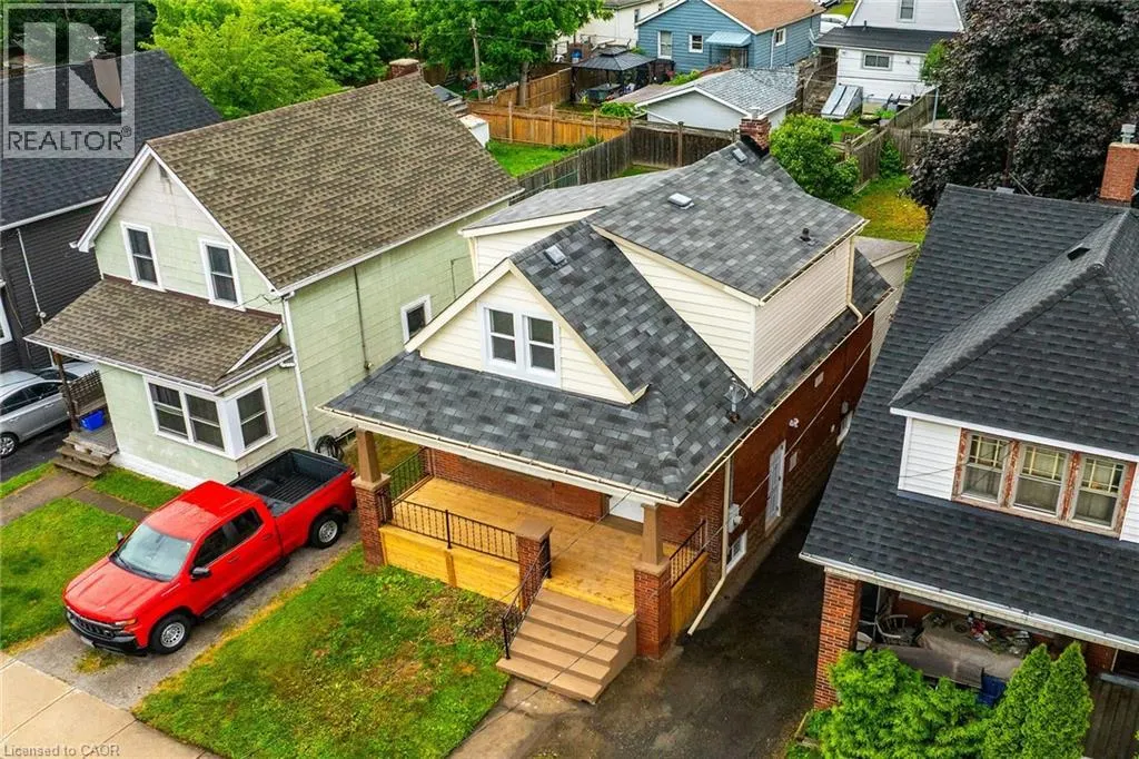 20 CROSTHWAITE Avenue N