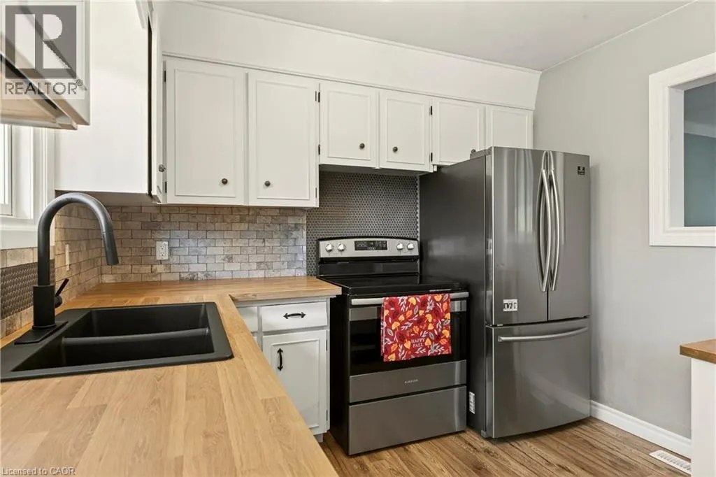 12 RIDLEY HEIGHTS Drive