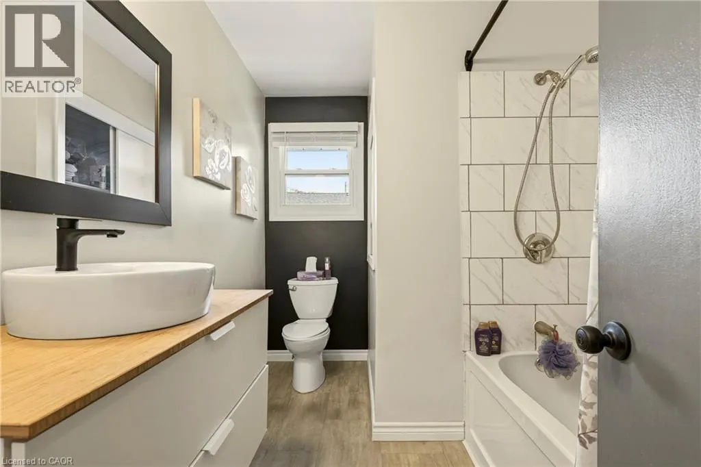 12 RIDLEY HEIGHTS Drive