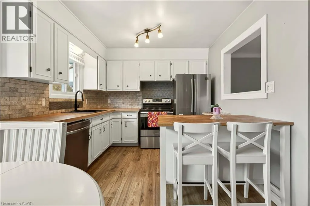 12 RIDLEY HEIGHTS Drive