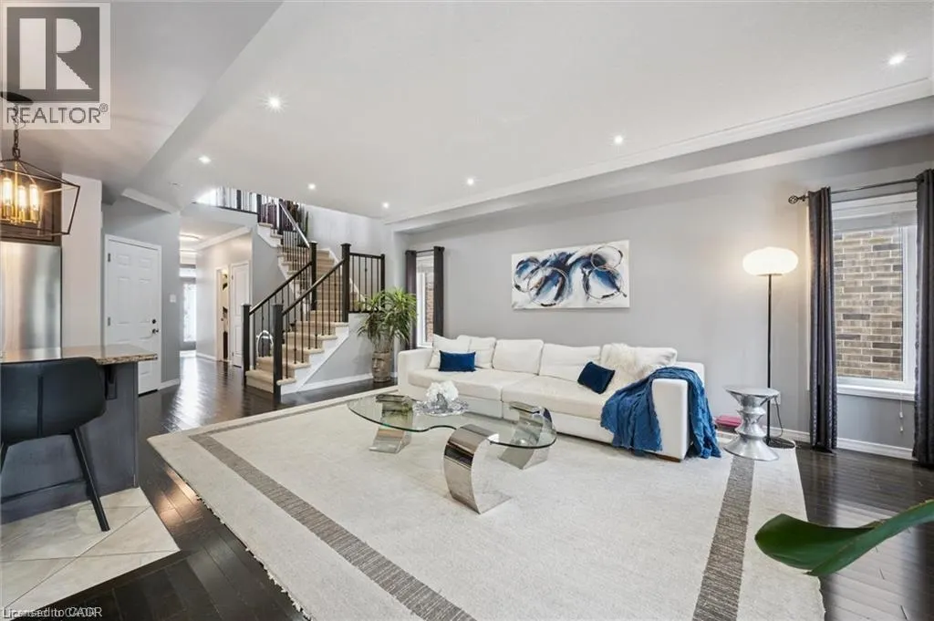 267 HARDCASTLE Drive