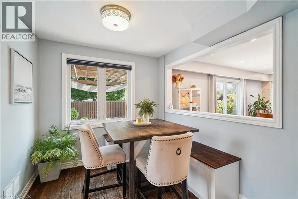 1923 STEEPBANK Crescent