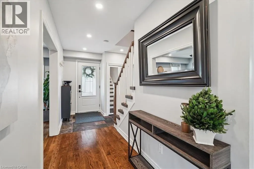 1923 STEEPBANK Crescent