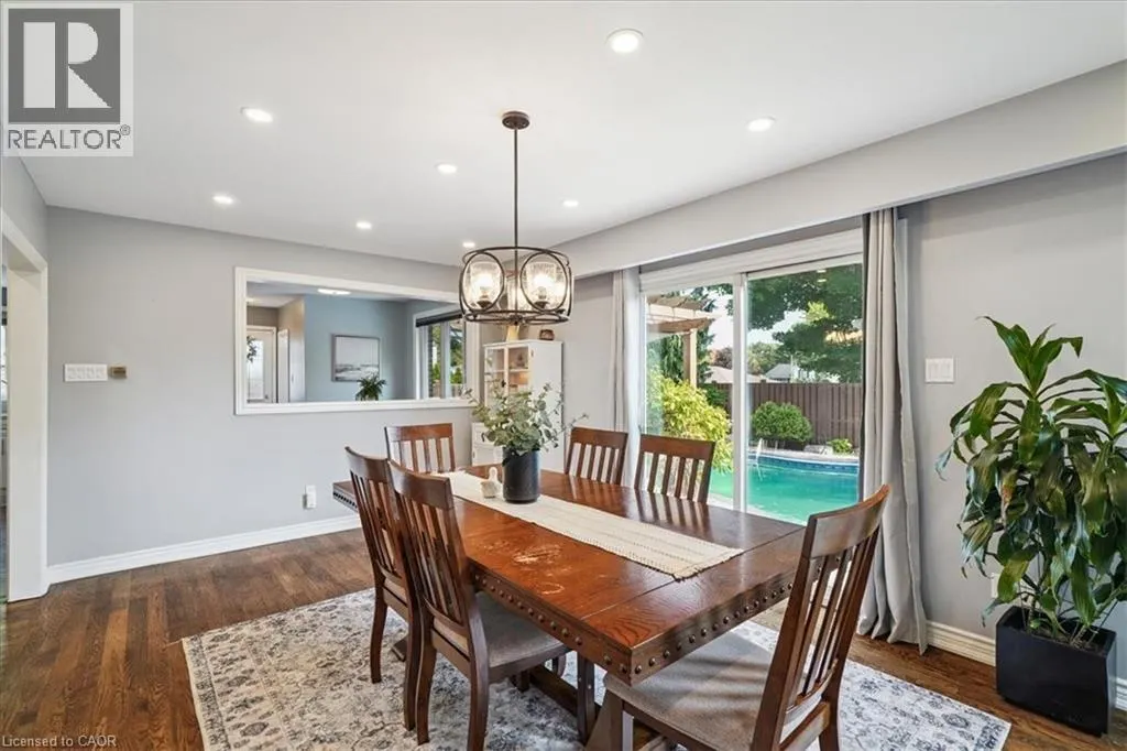 1923 STEEPBANK Crescent