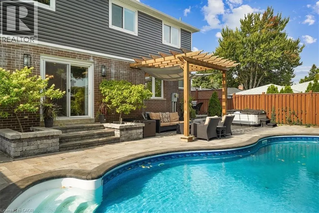 1923 STEEPBANK Crescent