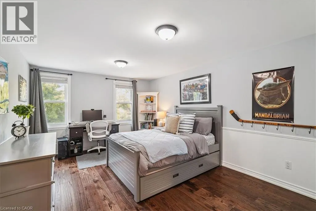 1923 STEEPBANK Crescent