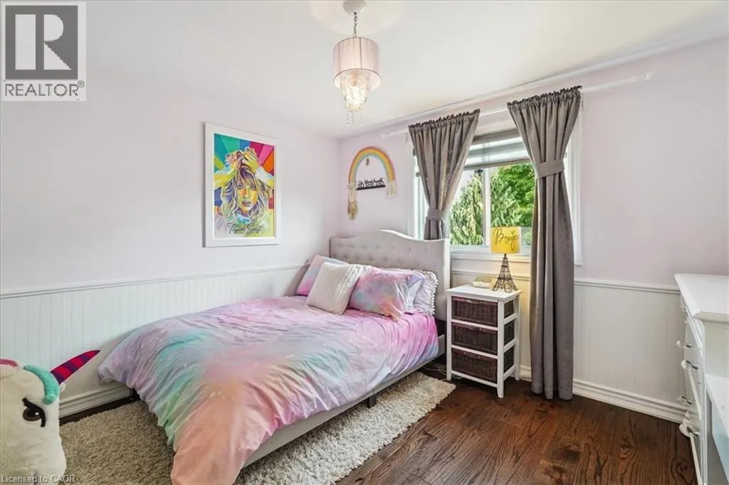 1923 STEEPBANK Crescent