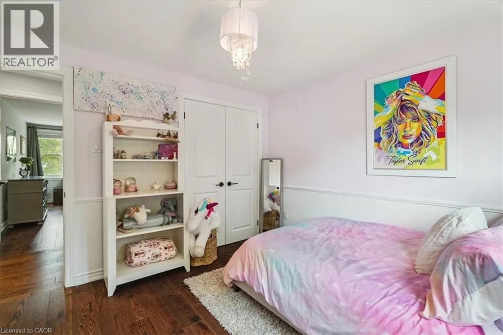 1923 STEEPBANK Crescent