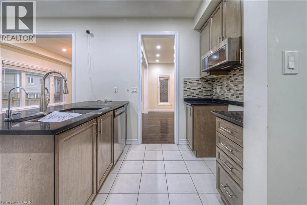 52 WEATHERALL Avenue