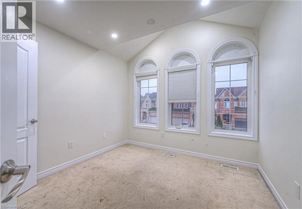 52 WEATHERALL Avenue