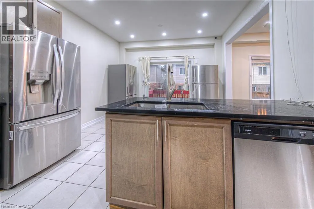 52 WEATHERALL Avenue