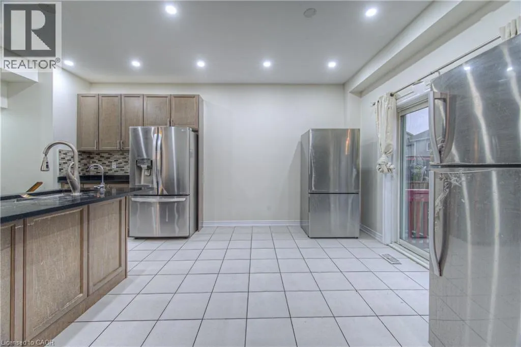 52 WEATHERALL Avenue