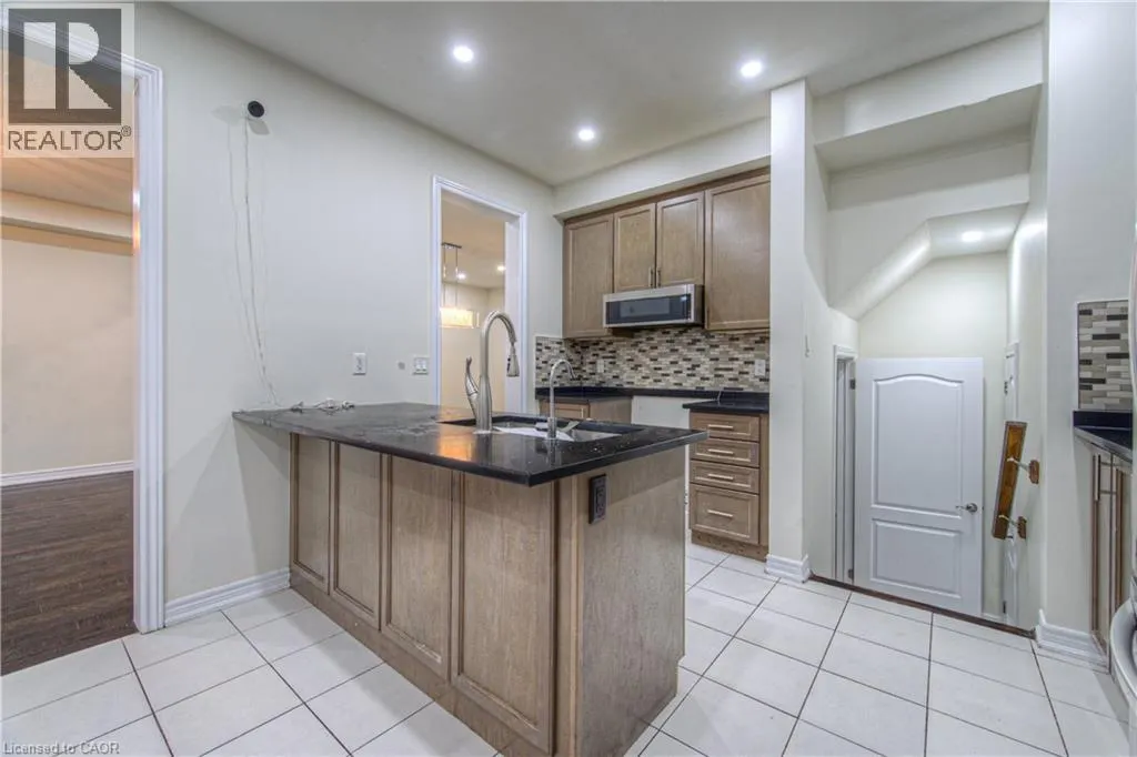 52 WEATHERALL Avenue