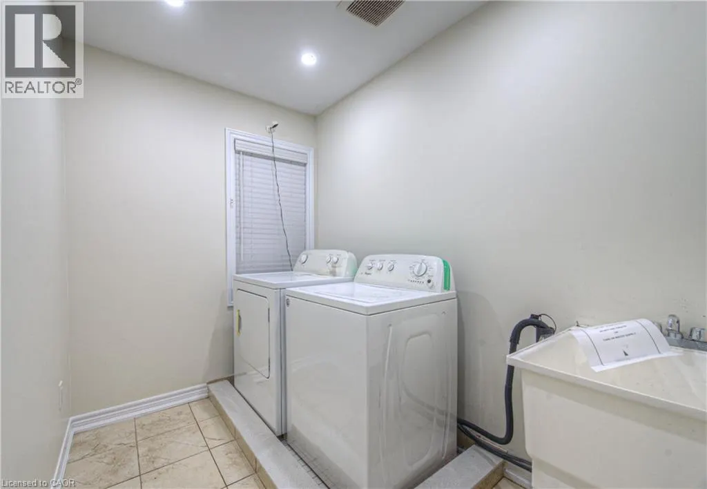 52 WEATHERALL Avenue