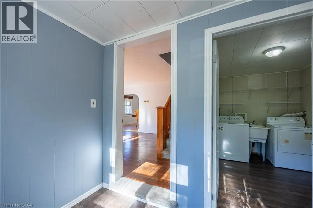 17 W MECHANIC Street W