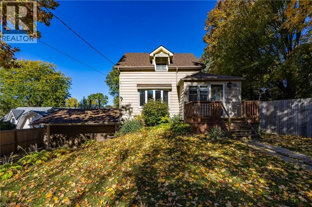 17 W MECHANIC Street W