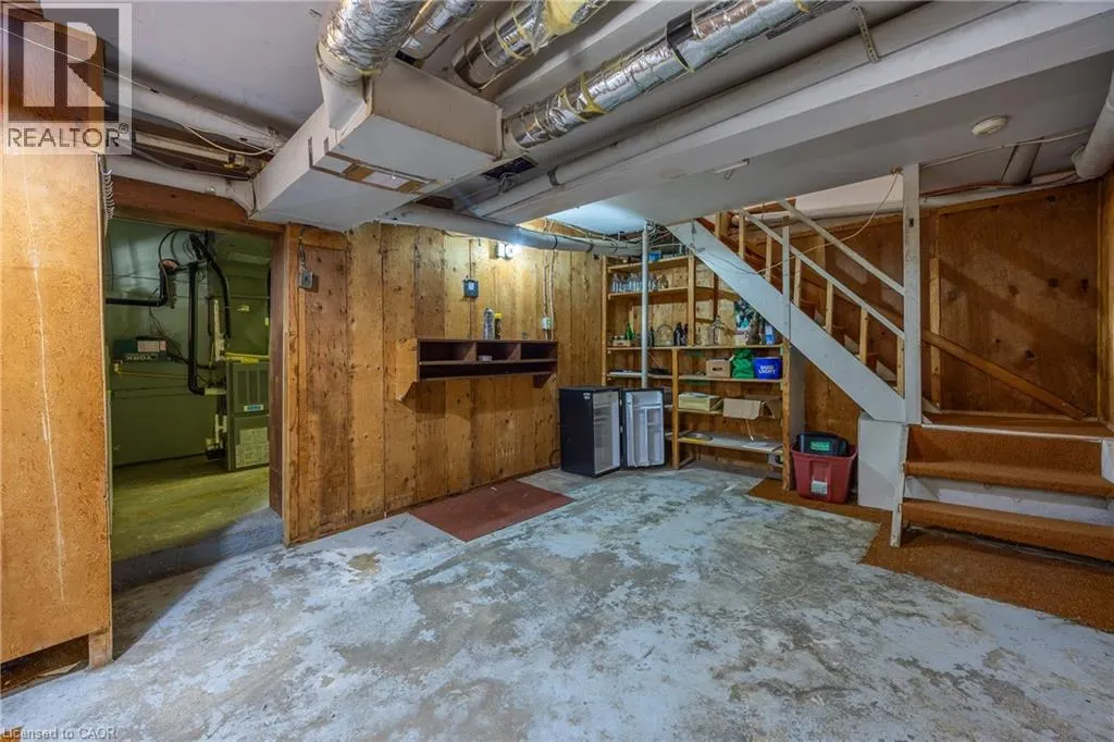 17 W MECHANIC Street W