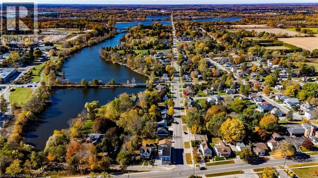 17 W MECHANIC Street W