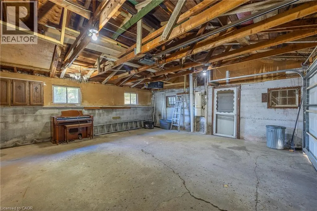 17 W MECHANIC Street W