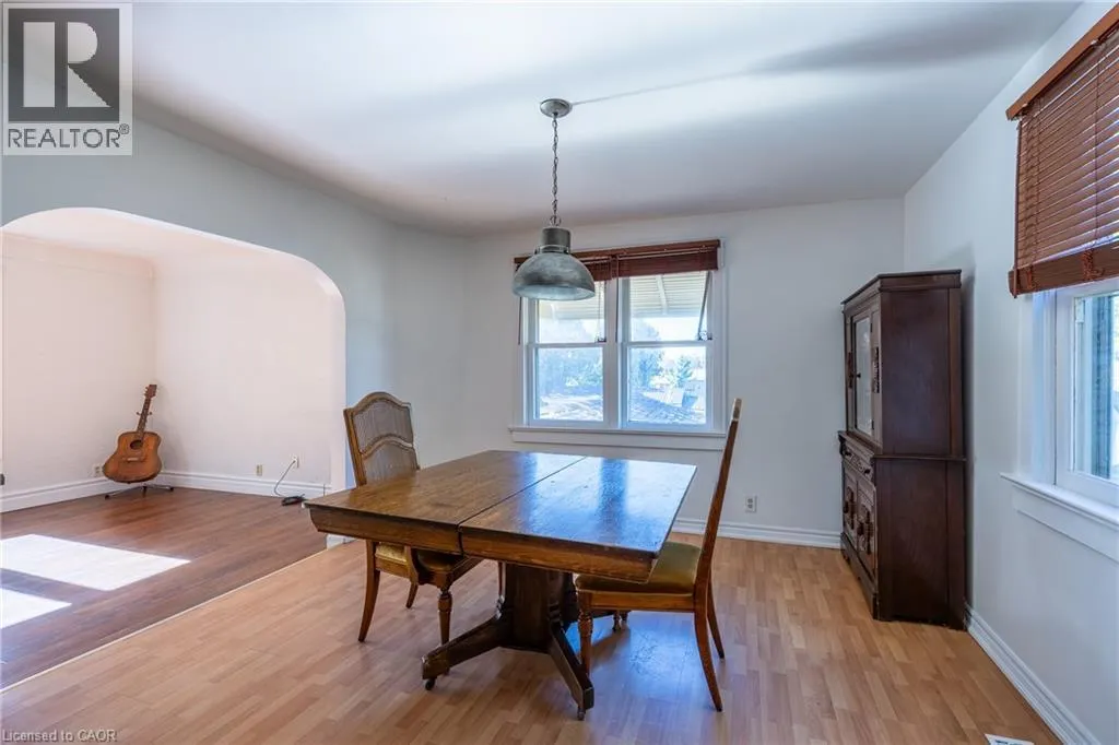 17 W MECHANIC Street W