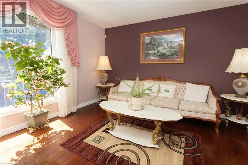 107 ROSENEATH Crescent