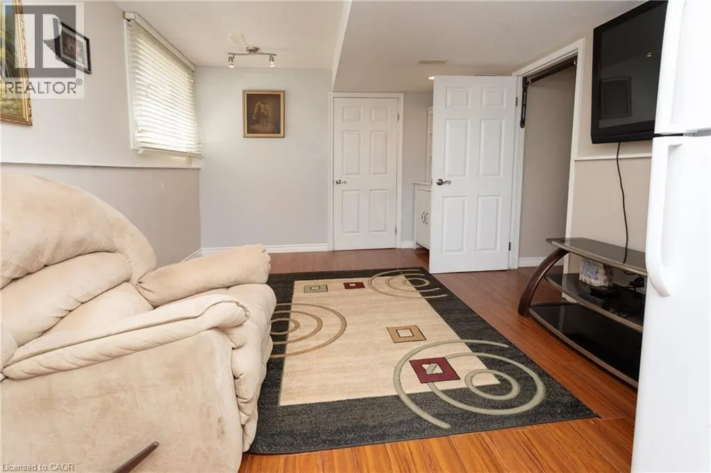 107 ROSENEATH Crescent