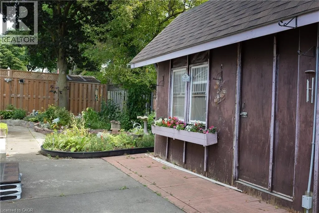 107 ROSENEATH Crescent