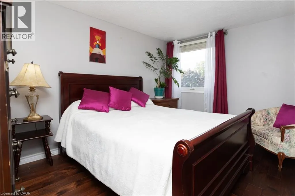 107 ROSENEATH Crescent